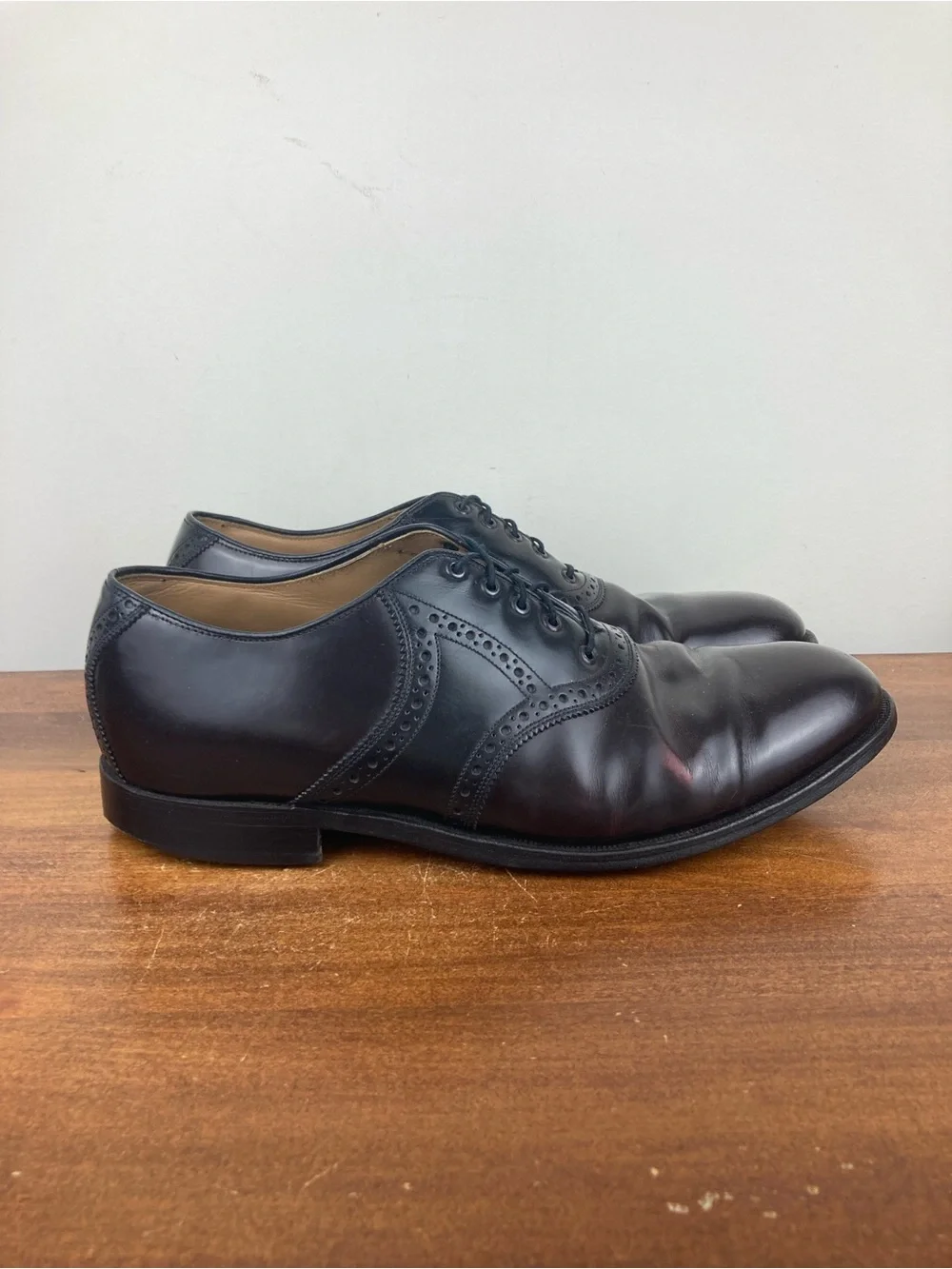 Johnson & Murphy Oxford Black Cherry Leather Dress Shoes Men's Size 11D.